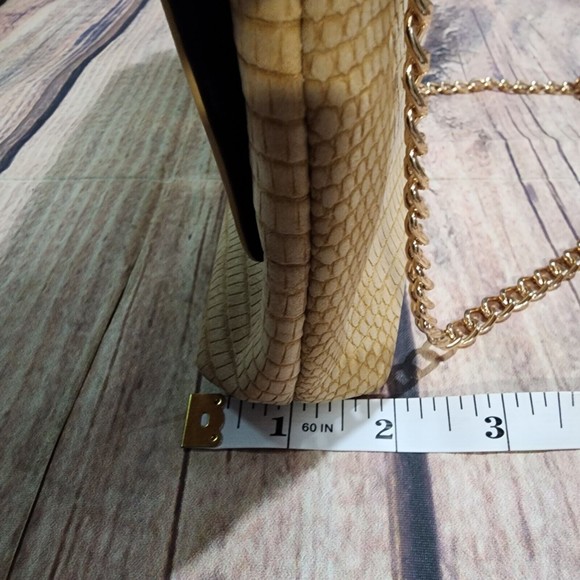 Cato Beige/Tan Textured Faux Leather Purse Gold Hardware Chain Strap 21" Drop - Picture 14 of 14